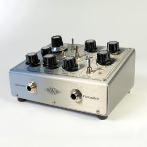 XR1-E ringmodulator front view right